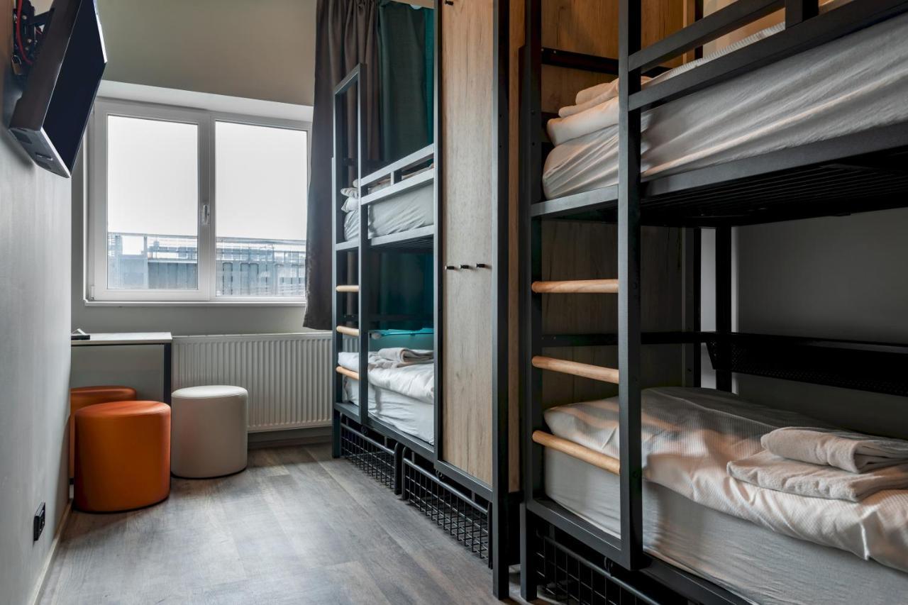 Posto Letto in Dormitorio con 4 Letti